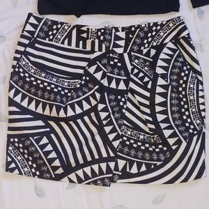 Black & White 🖤✨Bold Print Mini Skirt ✨Size S